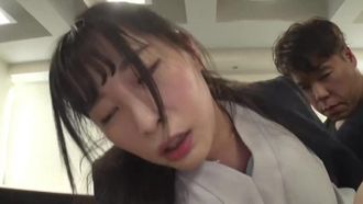 Una masochista che lavora. Caso.13 Fornitore di informazioni mediche (vendite) / Hazuki-san / 24 anni Anche se rifiuta con il suo atteggiamento, è una vera masochista che gradualmente si bagna la figa. Una volta che lo metti in bocca, rimarrai scioccato dall'auto-erama in cui verrà ingoiato fino al fondo della gola. Mentre spargi il mio schizzo per tutto l'ufficio