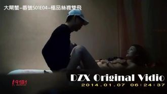 大闸蟹豪华巨制-翻版小Angelababy和翻版「陈慧琳」丝袜双飞,操会儿这个肉丝,操那个黑丝,帝王般的享受