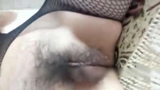 Suo marito non è a casa e lei è vestita così