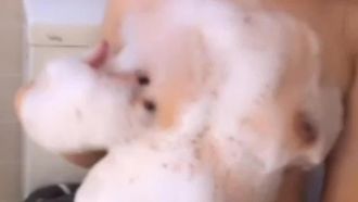 金屋藏嬌閣波浪女主播一多自慰大秀~拿起棒棒就想直播慰慰了~
