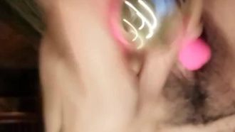 ネットセレブの二次元巨乳F乳美少女、学校の大きな瞳と生い茂った髪の学生、この車のヘッドライトは本当に最高です。