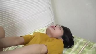 イケメンが美女を！部屋に持ち帰り（目隠し）途中でブサ爷と交代セックスして中出しされたらどうなるの？！
