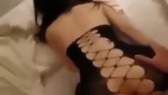 [Area video breve] Spingilo verso il basso, direttamente sulla cervice