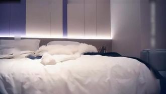 【オリジナル国内生産】不死者が地上に降り立ち、鏡の前で後ろからポーズをとり始める