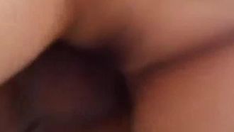[Kurzer Videobereich] Habe meine Mutter so hart gefickt, dass sie immer wieder Orgasmen hatte und das Bett mit Sperma durchnässt war. Creampie am Ende. 69vj