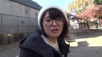 Avgle「さらに可爱くなって彼氏に会いませんか？」と远距离恋爱中の女の子に魅力的な言叶をかけ、性感ストレッチエステでミラー越しの彼氏にイキ潮をぶっかけ！ マジックミラー号！