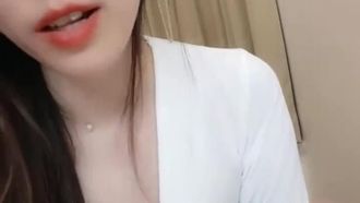 徐婉婉 用假陽具自慰到噴水