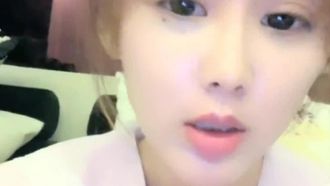 (Gioco privato Qiqi) La migliore ragazza JK con un bell'aspetto, si stimola all'impazzata e schizza selvaggiamente