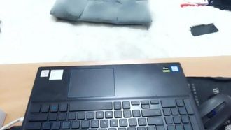 苗條女孩黑絲皮褲自慰誘惑