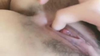全身粉嫩的妹子自摸抠逼诱惑