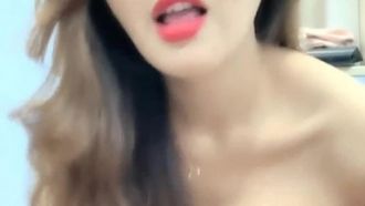 Young sister masturbates and squirts