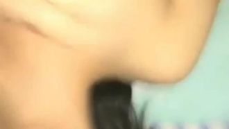 變態哥套路兩個工廠女孩回家喝酒下藥灌倒一塊乾 苗條妹藥力不夠