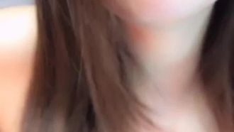河北姑娘小刘涛露脸一多黄瓜茄子加道具奇插骚逼 浪叫呻吟不断