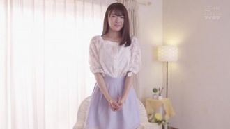 新人 21歳AVデビューバスト90cm！！ FIRST IMPRESSION 141 ― Hカップのエッチな現役巨乳女子大生 ― 詩音乃らん