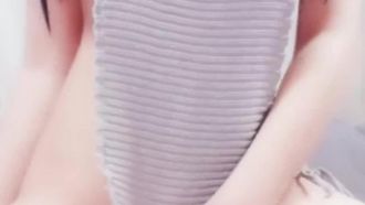 極品爆乳女神私人玩物VIP會員版之之露乳毛衣空蕩揉爆乳騷粉穴高清私拍