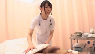Innere Seifenöffnung! ? Eine neue Krankenschwester frisst einen Patienten mit Lotionsspielen! „Bleibst du bis zum Morgen?“ 3. Runde heftiger Creampie!