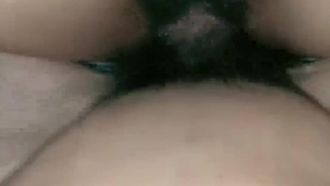 Ligando con un joven macizo al aire libre_Papa_20201213