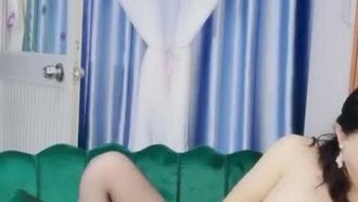 (크림 베이비) 핑크색 보지로 놀고 있어요