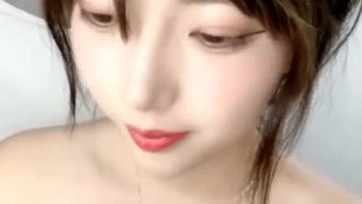 (Wuxi Dilireba) Ragazza carina con orecchie da coniglio