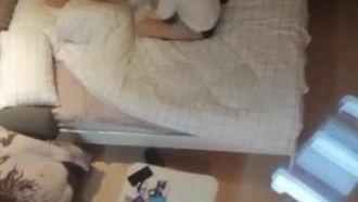 (91 Girl Killer) ルームメイトが新入生の女の子とイチャイチャしてセックスし、両側から攻撃している様子を隠し撮り