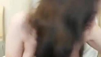(FH 크릭) 핑크 미녀가 JK 스커트를 입고 자위하며 끊임없는 오르가즘을 느낀다