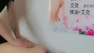(Angel Baby) La sala massaggi seduce un tecnico maschio