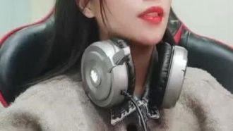 (야오야오키요미) 피시방 개인실에서 섹스한 뒤 게임 계속