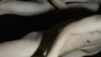 (雪兒r粉)和閨蜜一起到鄉下找了兩個小夥戶外4P
