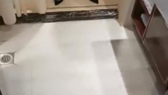 La jolie fille était pleine de salopes et souffle si fort que son frère est mort de froid❤ Il a dû l'insérer rapidement pour ne pas épuiser sa bite !