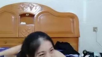 Piccola troia ragazza del villaggio ~ Mangia il mio abalone! Mia cugina cognata non è a casa e sta facendo sesso appassionato con il suo grosso cugino ~ Sembra che stia sanguinando?!