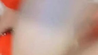 声音甜美的高颜值女神~圣诞节收到圣诞老爷爷的浓浓白浆~只想赶快把它全部吃掉~