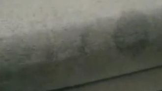 훠궈집 점원은 점심시간에 몰래 생방송을 하다가 너무 놀림을 당해 일을 빼먹고 집에 가서 섹스를 했다.