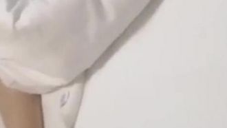 '애교의 달인'은 사범대학 3학년 장발 소녀를 침대 위에서 세게 성교했다~ 그럴수록 더욱 열정적이고 열정적인 그녀!