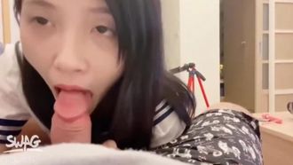 La colegiala diabólica imkowan de Taiwan SWAG expuso deliberadamente su ropa interior para seducirme, se filtró creampie y semen espeso