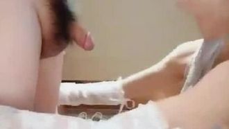 セクシーな美女葉華華がレースの下着で胸を揉みしだき、情熱的なセックスをします。- (2)