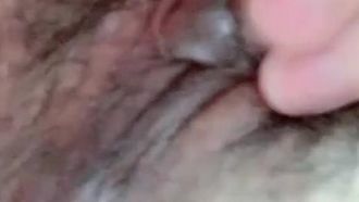 [Cagna di contrasto] L'ultima cagna di contrasto pura, carina e dall'aspetto trapelato, un gruppo di troie dietro la schiena, si masturba come un matto e si strofina l'abalone, fuoriesce così tanto liquido vaginale, i peli pubici sono tutti bagnati, foto allegata P