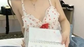 Основные преимущества: ночь похотливости с милой 3-летней девочкой, [мама и папа тренируют свою дочь] облизывание ног, капание воска, 3P, писание, зов папочки, похотливый и возбуждающий.8.