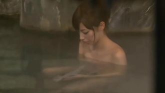 Ti piacerebbe entrare nel bagno degli uomini con l'asciugamano?