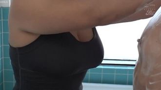 JUNY-063 她的乳頭感覺很濕，開始漏水了！豐滿、曲線優美的教練南畑翔香