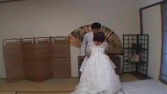 【人妻】代替新郎和可愛的新娘啪啪啪