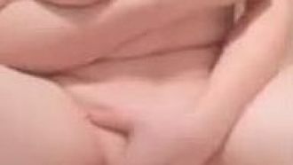 大白奶女生自拍視頻