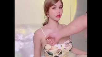 OnlyFans 대만의 큰 가슴 인터넷 연예인 Xin Yuri의 다양한 롤 플레잉 컬렉션, 최신 개인 사진 유출, 매우 아름답고 유혹적, 섹스와 음부 플레이