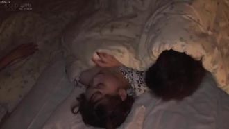 La súper linda novia de un amigo de STARS-195 NTR, Yuna Ogura, pensó que estaba muerta, así que me engañó, tuvo relaciones sexuales con ella y le dio creampie antes de que llegaran los rescatistas después de que la mataron en una montaña nevada.