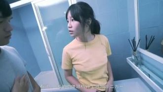 Das neueste inländische AV-Meisterwerk von Madou Media Pictures, eine Sonderfolge zum chinesischen Valentinstag, in der sich ein Mann und eine Frau im falschen Körper befinden und ihre Seelen für körperlichen Geschlechtsverkehr ausgetauscht werden.