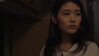 LUG-157 Nao Jinguji, una donna sposata che si sta preparando a concepire, deve essere penetrata ed eiaculata dal suocero ogni volta dopo aver fatto sesso con suo marito che soffre di eiaculazione precoce