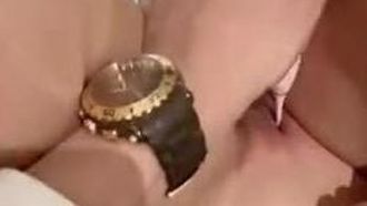 Gatita Yan Onlyfans被男友摸奶插无毛逼
