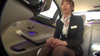 299EWDX-426 現役美人妻CAゆりあ28歳・巨乳スレンダー・パイパン生中出し!恥ずかしがり屋で人見知り系の人妻CAゆりあさんをナンパ。