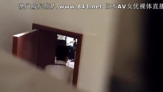 廁所偷拍尿尿
