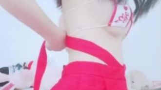 카와이 플랫폼 (이전 아가씨), 젊고 작은 로리 소녀, 유료 쇼, 최고의 털이없는 핑크색 곰팡이, 자위 및 삽입, 질액 및 흰 주스, 매우 음란