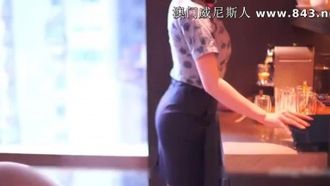 空姐兼职外围女黄某然酒店给富二代提供特殊服务